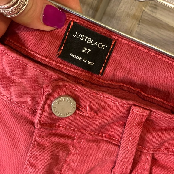 JUST BLACK Slim Straight Capri Jean - 4 - Picture 3 of 14